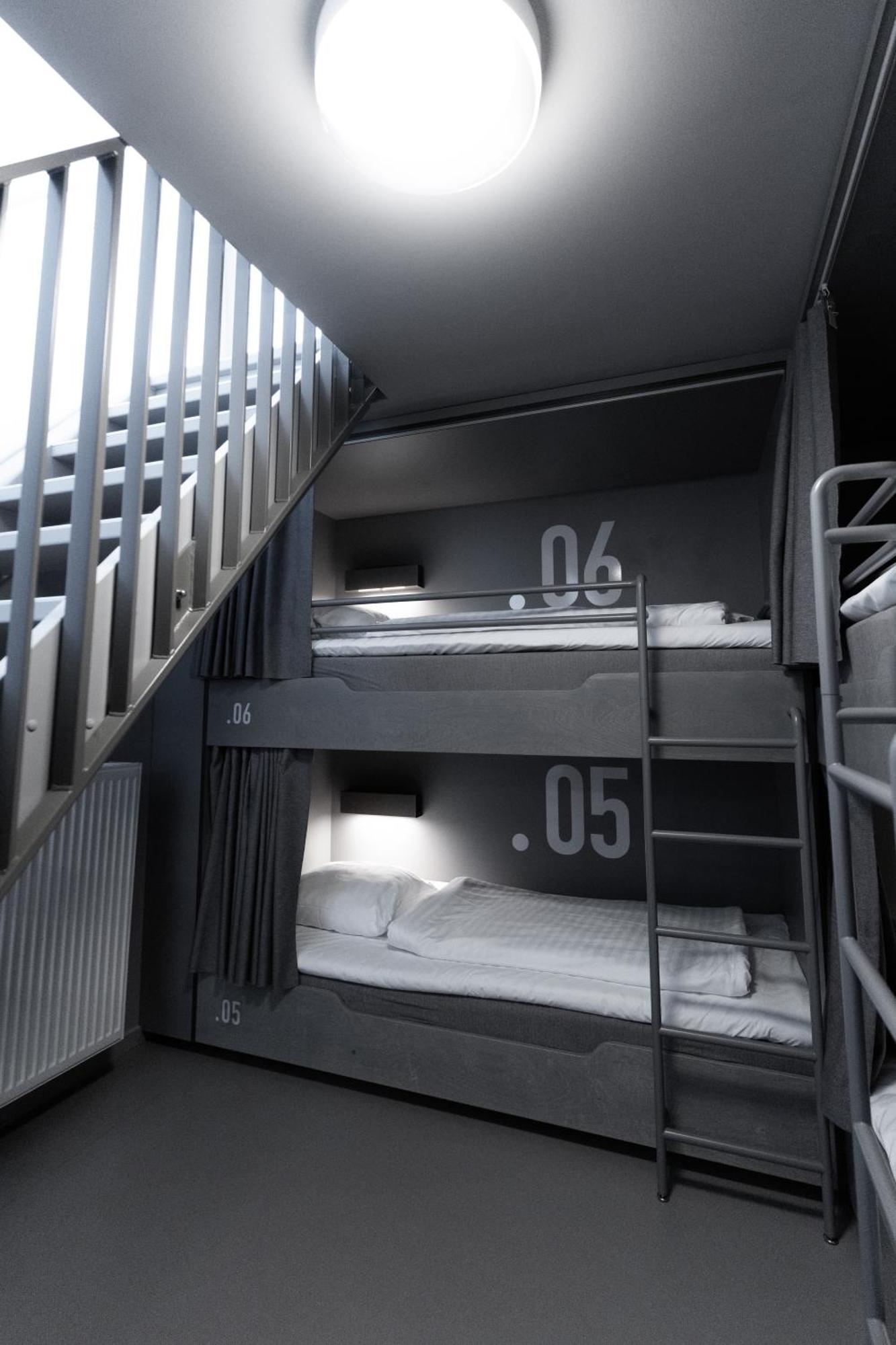 Hostal Roberta's Society