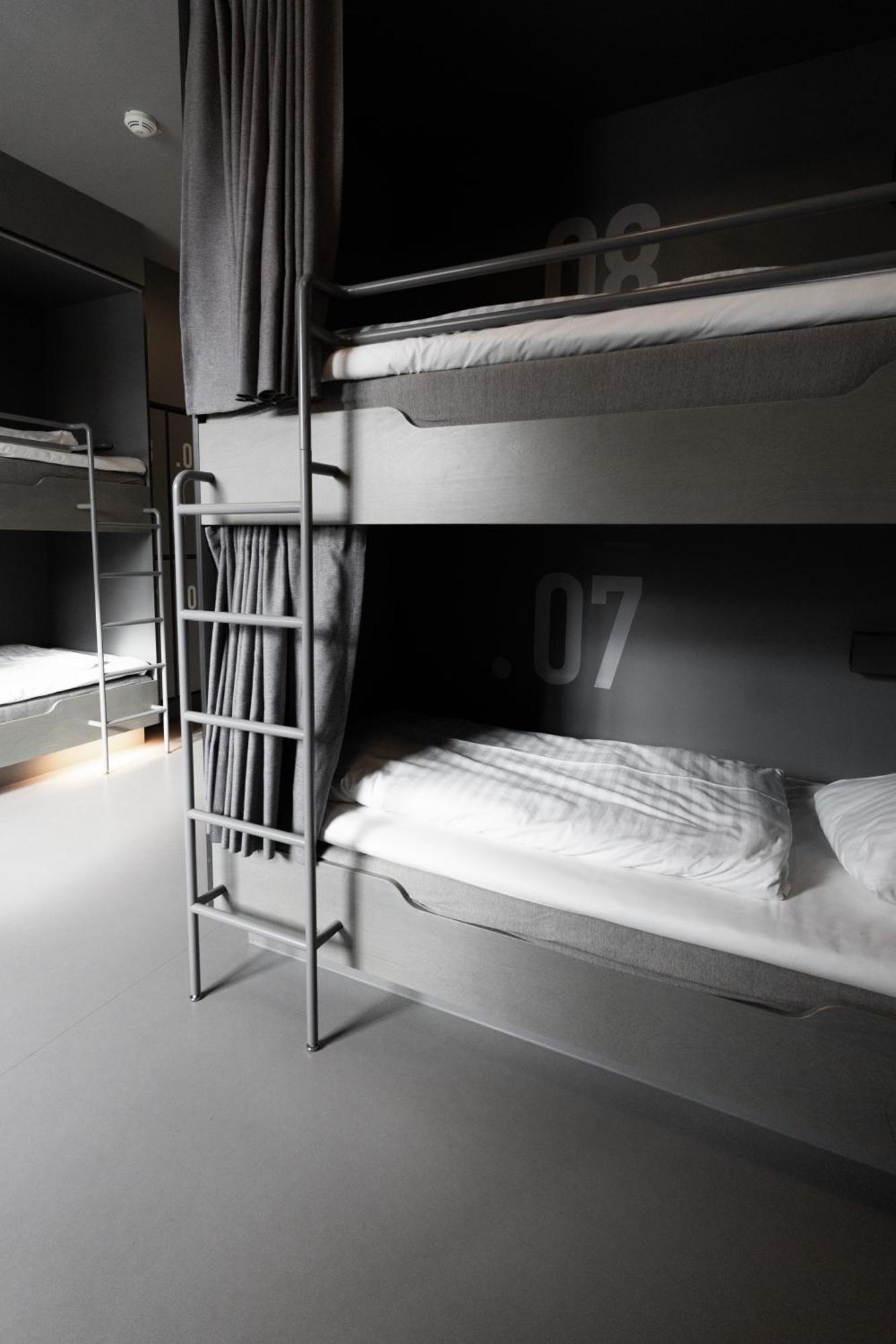Hostal Roberta's Society