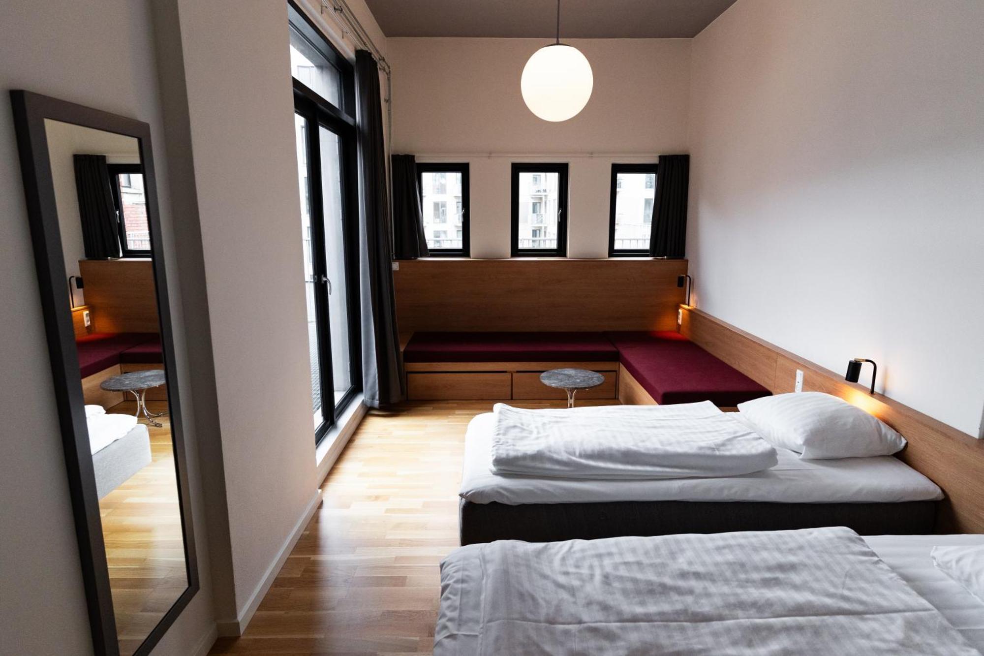 Hostal Roberta's Society *
