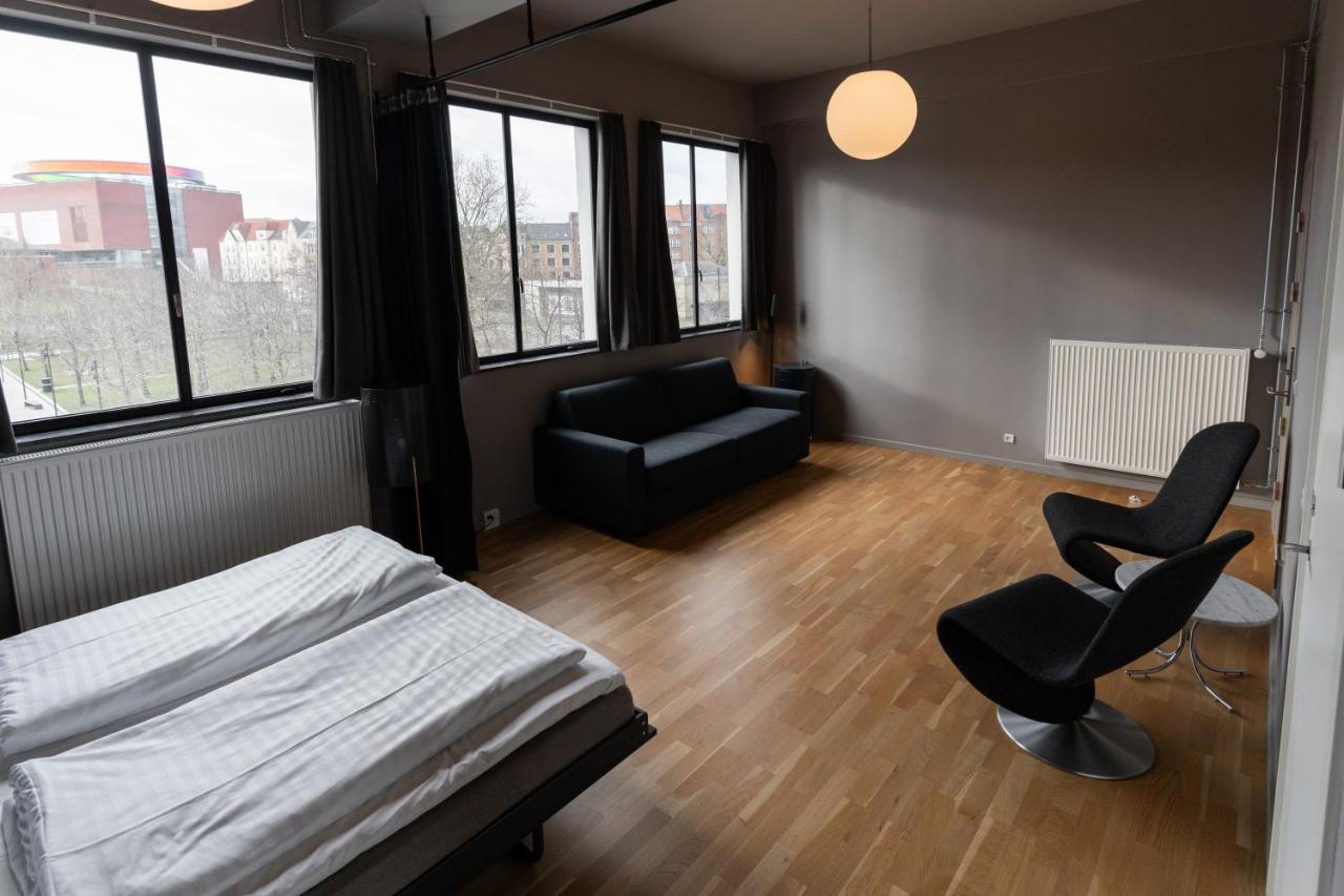 Roberta's Society Hostel *